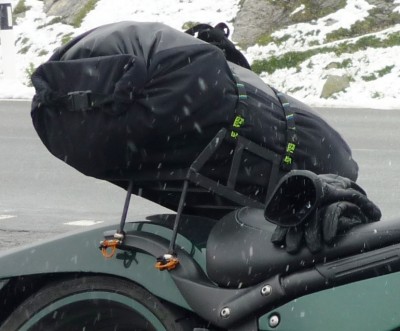 Neuer Gepäckträger, u. a. auf der Andermatt-Tour bewährt